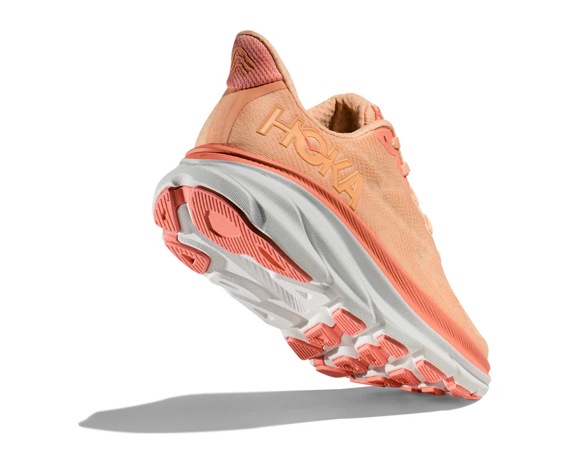 Hoka W CLIFTON 9 Cantaloupe / White (HOKA er litt liten – ta en størrelse opp.)