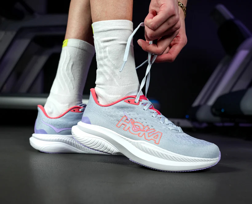 Hoka W MACH 6 Pale Dusk / Gull (HOKA er litt liten – ta en størrelse opp.)