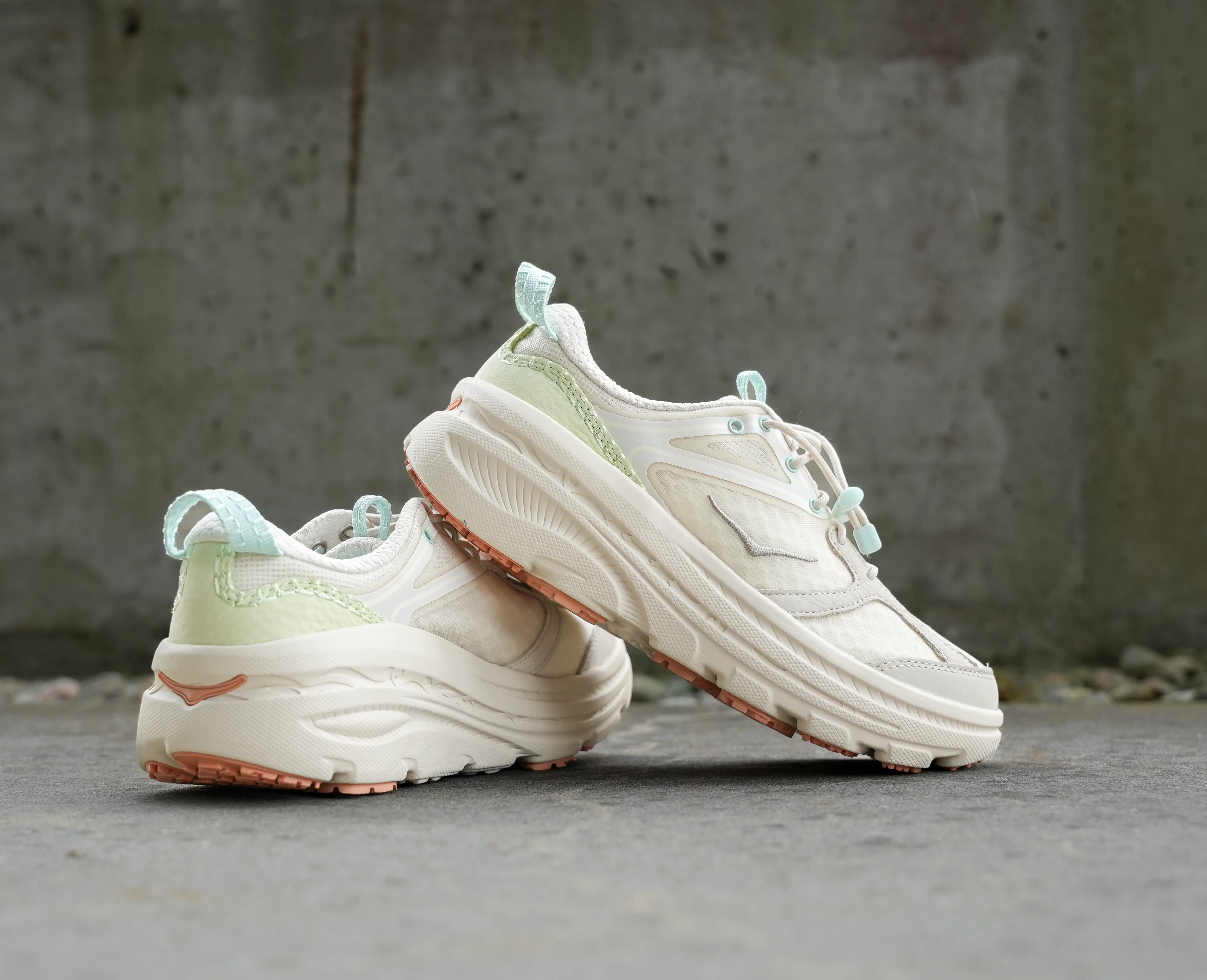 BONDI 8 OUTER SPACE / BELLWETHER BLUE (HOKA er litt liten – ta en størrelse opp.)