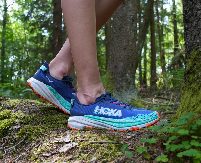 Hoka W SPEEDGOAT 6 WIDE Varsity Navy / Meteor (HOKA er litt liten – ta en størrelse opp.)