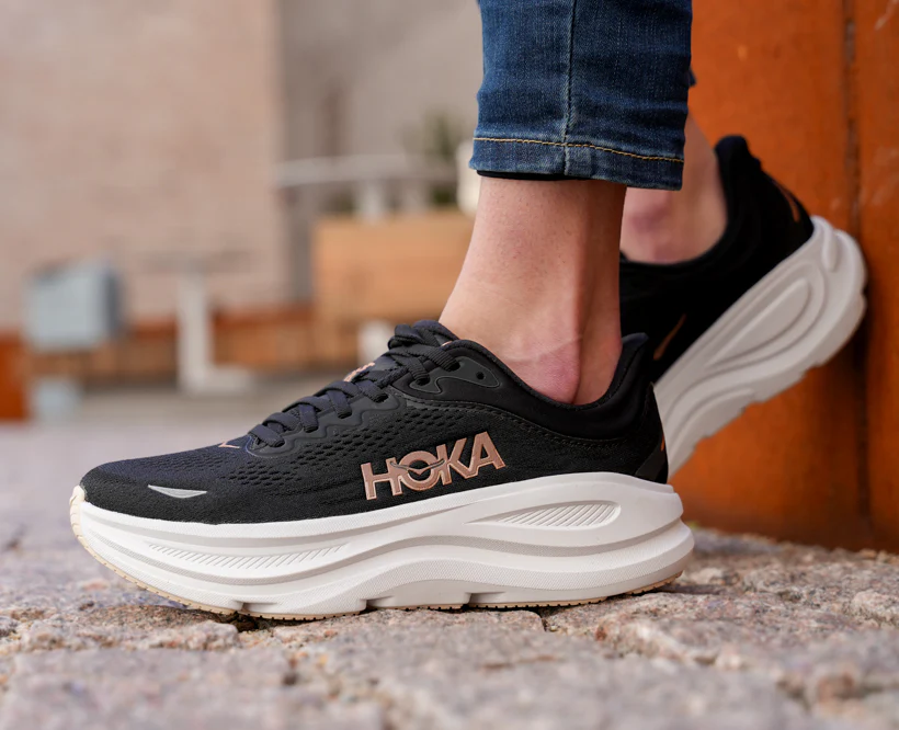 Hoka W BONDI 9 Black / Rose Gold (HOKA er litt liten – ta en størrelse opp.)