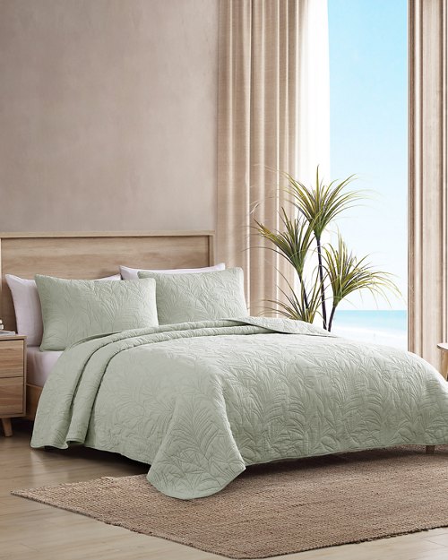 Solid Costa Sera Full/Queen Quilt