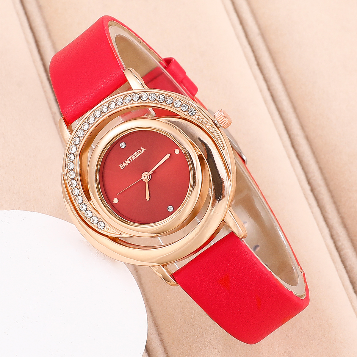 Stylish  streamlined women's watch T104