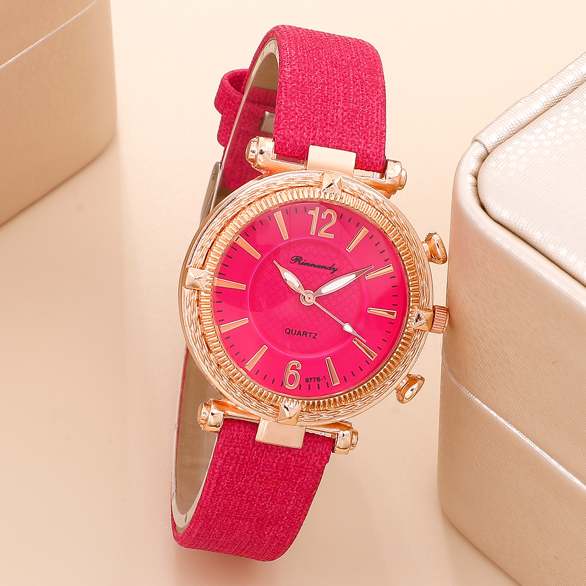 Stylish  streamlined women's watch T104