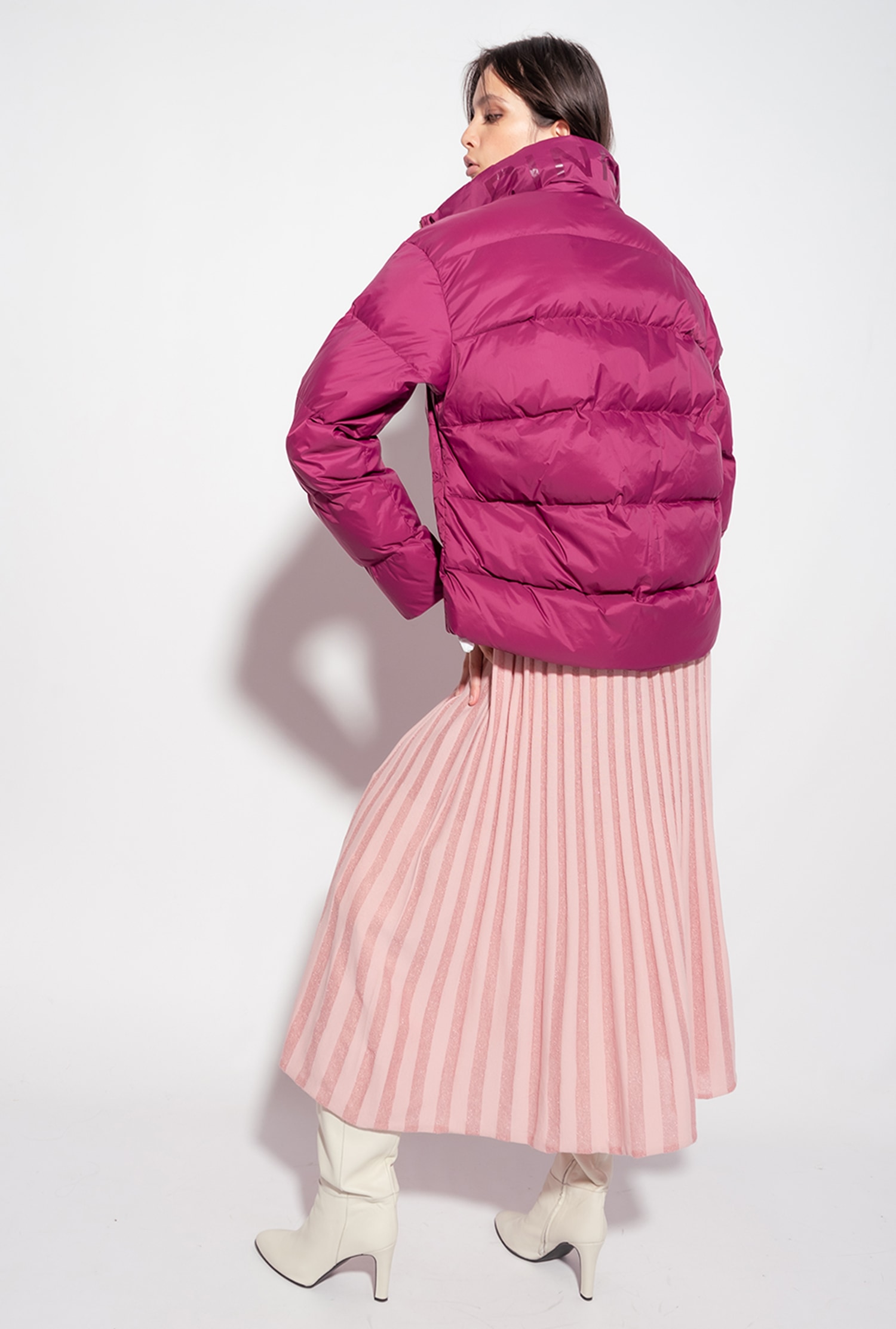 Short down jacket with belt