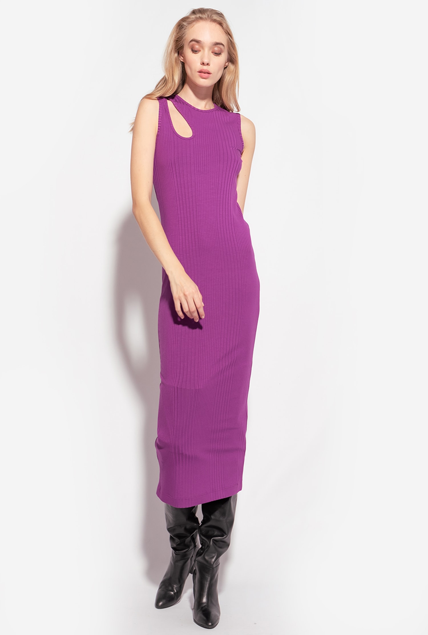 Knit dress with cut-out detail