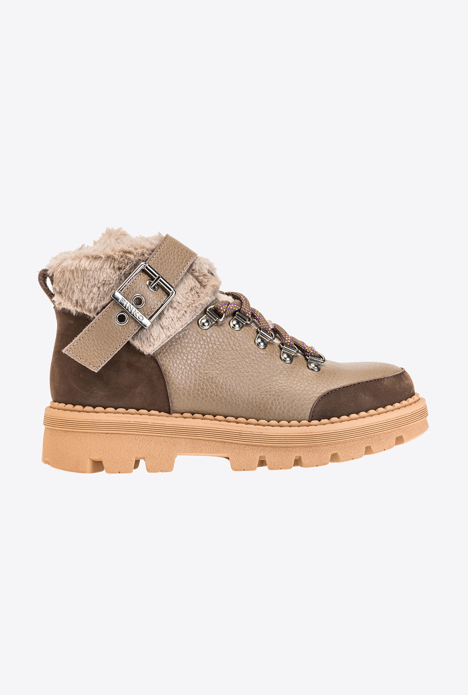 Leather boots with faux fur