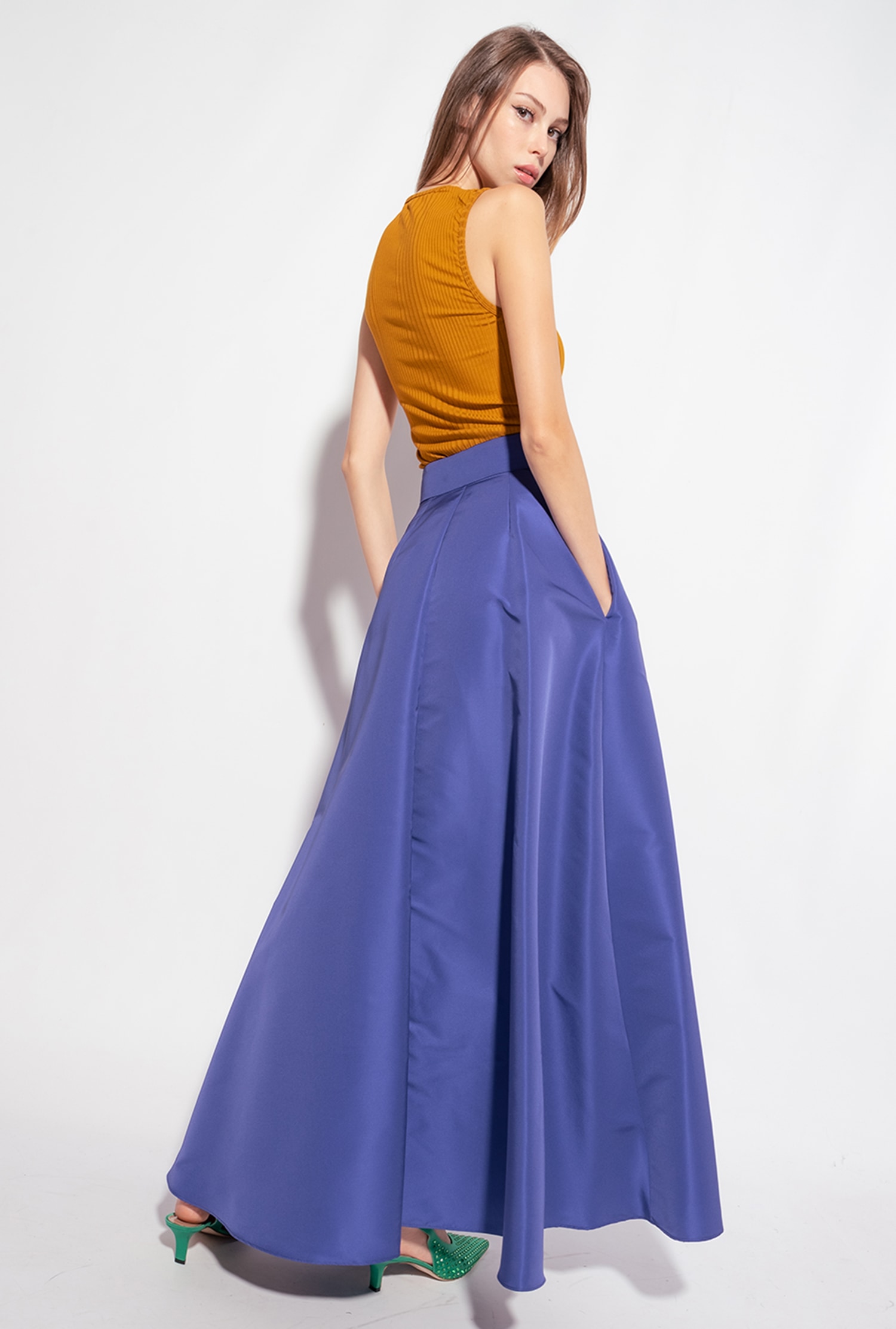 Elegant maxi-skirt