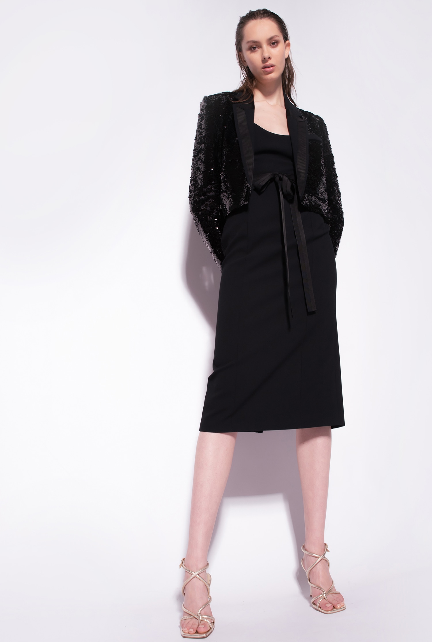 Calf-length dress with bow