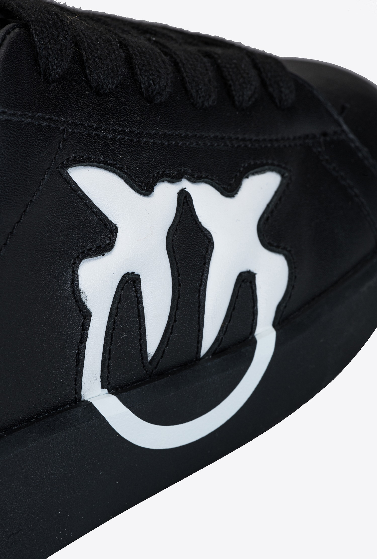 Flat sneakers with logo