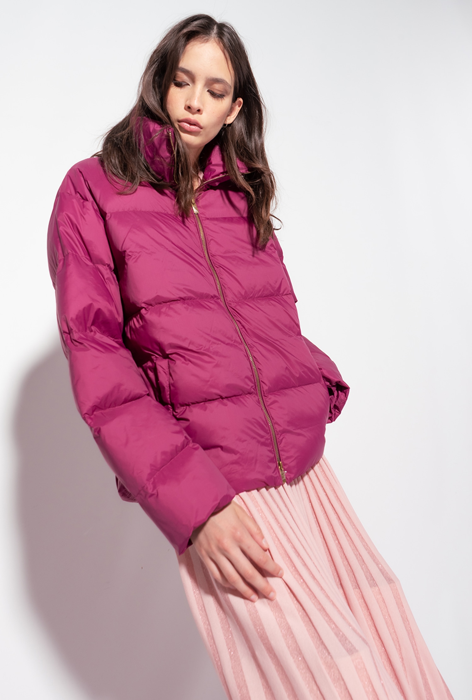 Short down jacket with belt