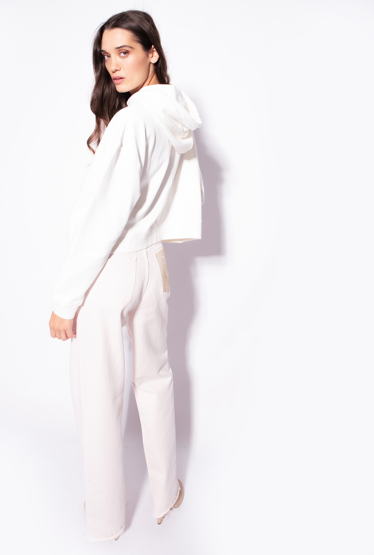 Cropped sweatshirt with embroidery