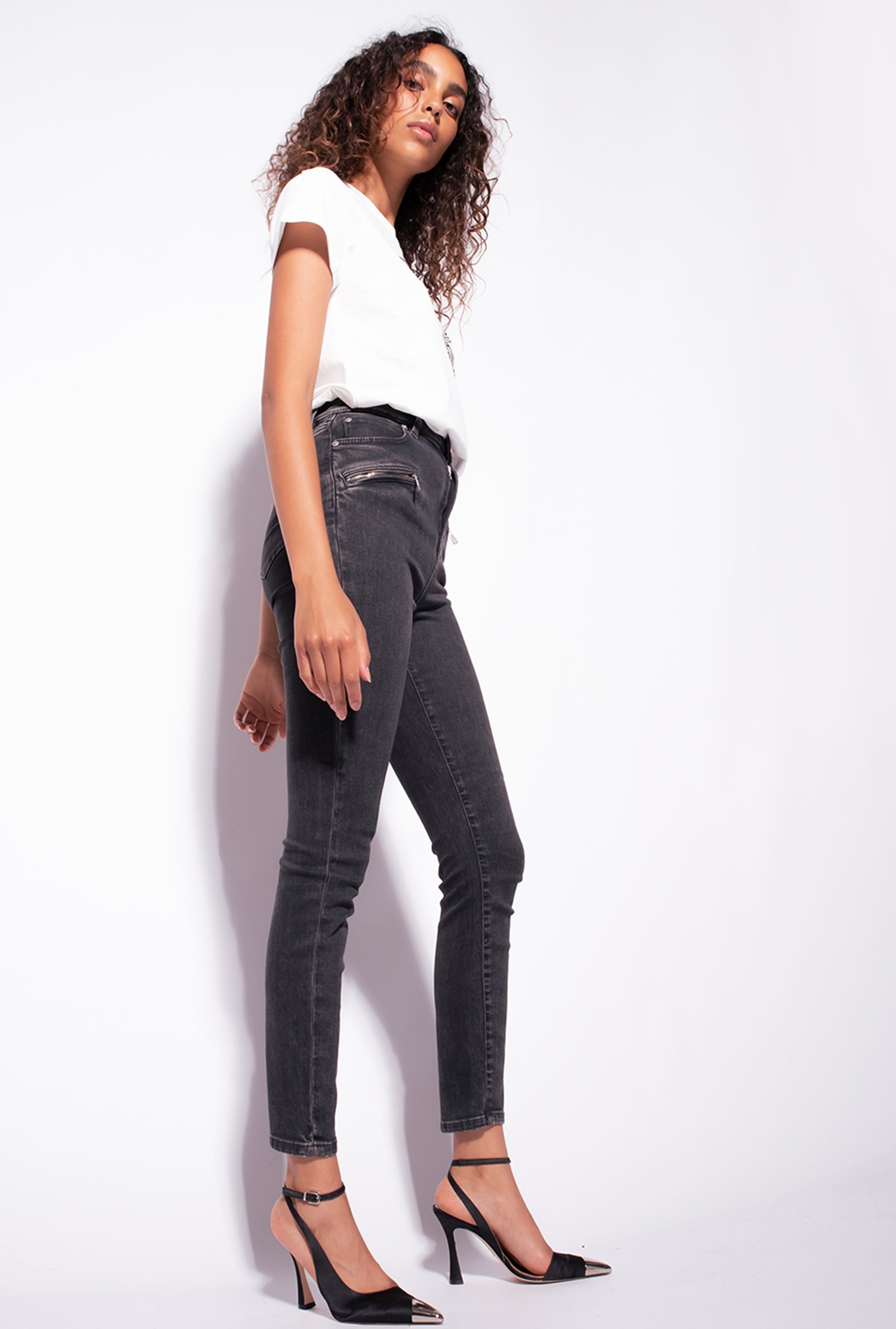 T-shirt with Love Birds logo