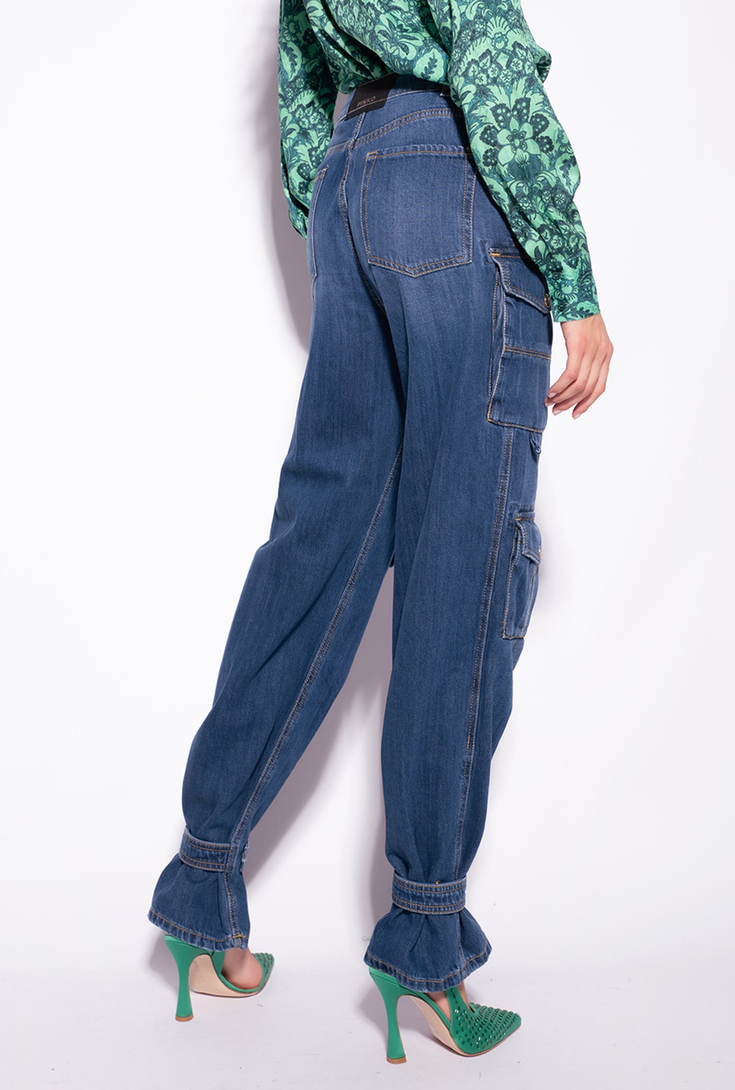 Cargo jeans with pockets