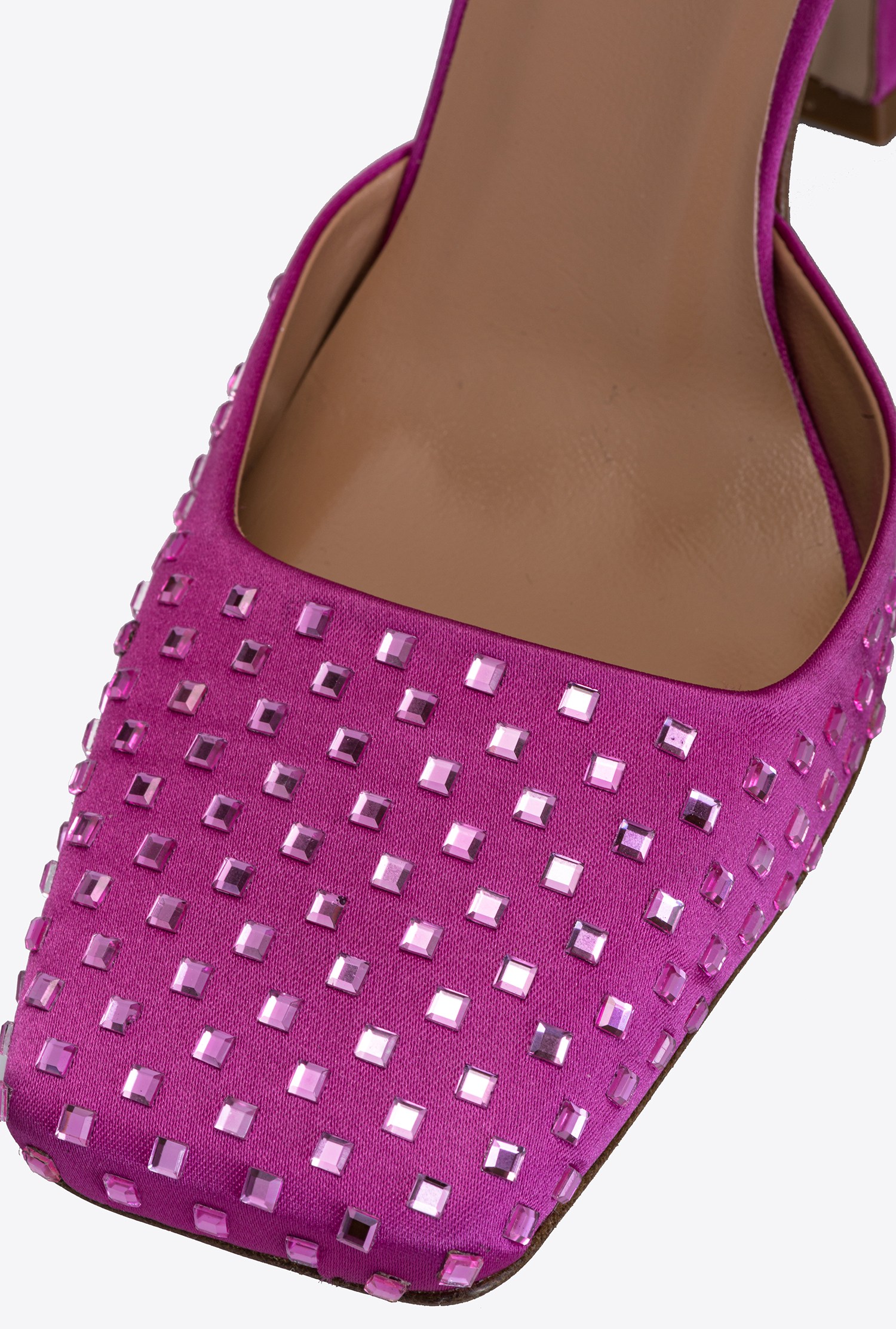 Heeled shoes with rhinestones
