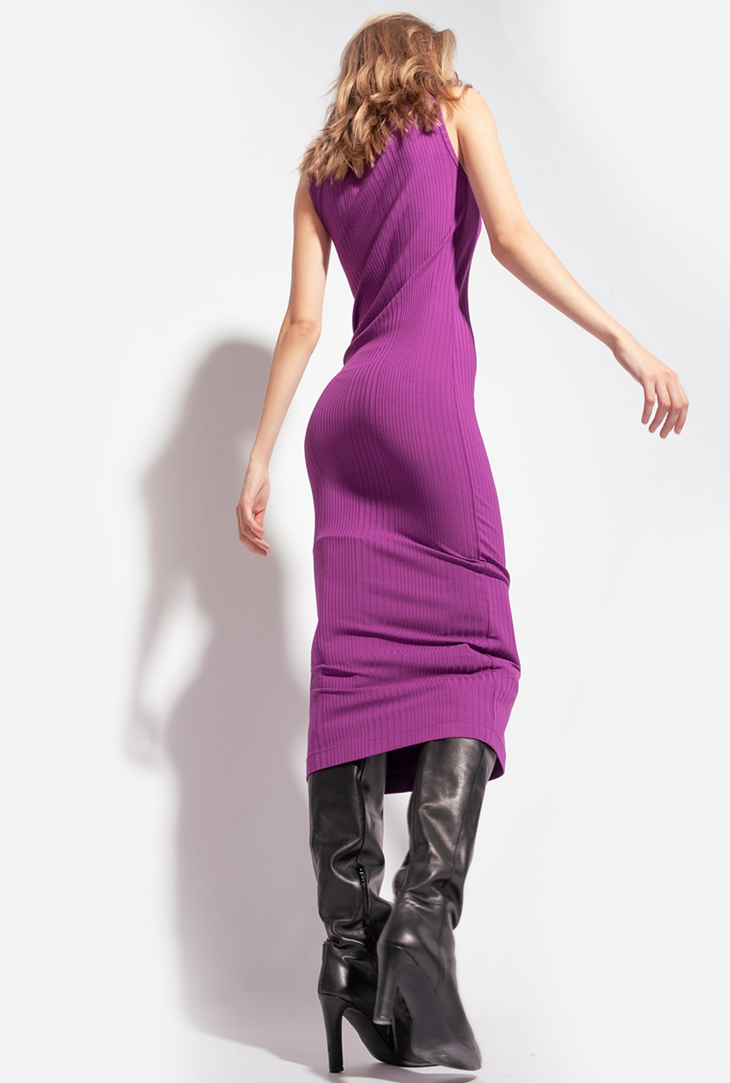 Knit dress with cut-out detail