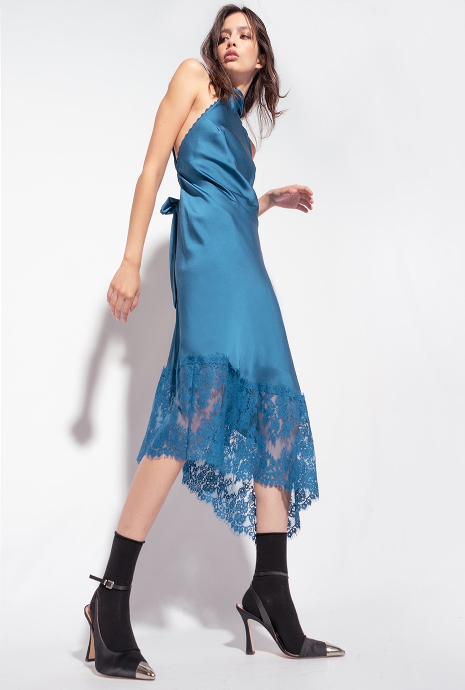 Backless midi dress with lace