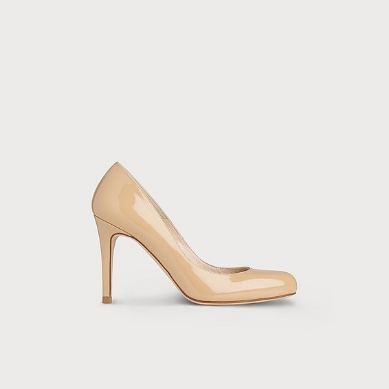 Stila Beige Patent Leather Round Toe Courts
