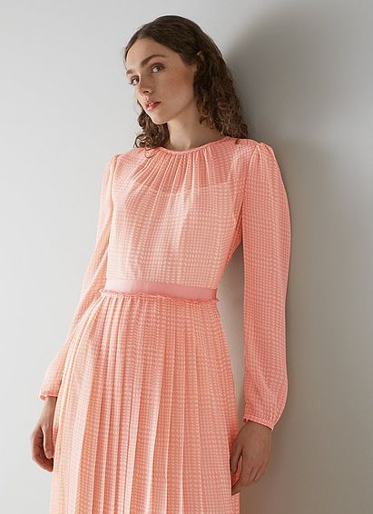 Avery Pink and Cream Houndstooth Print Pleated Midi Dress