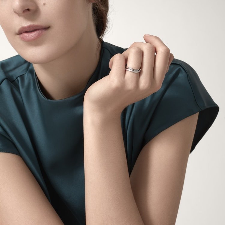 BALLERINE WEDDING BAND