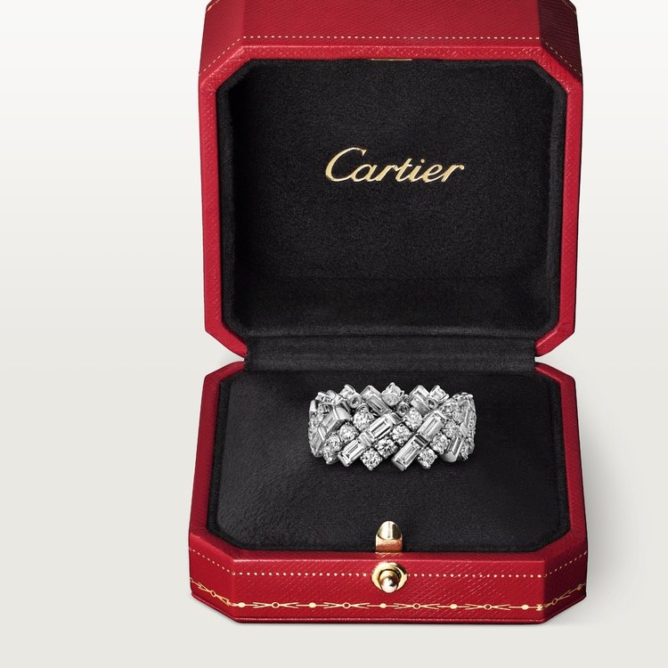 REFLECTION DE CARTIER WEDDING BAND