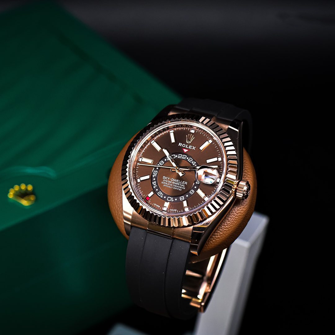 Rolex Sky-Dweller Oyster 42 mm Everose gold 326235-0005 New