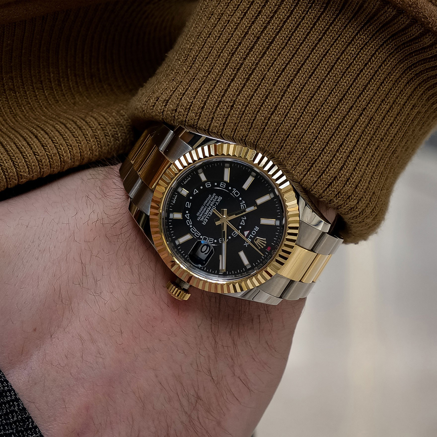 Rolex Sky-Dweller Black Dial Two-Tone 42mm 326933-0005 Unworn