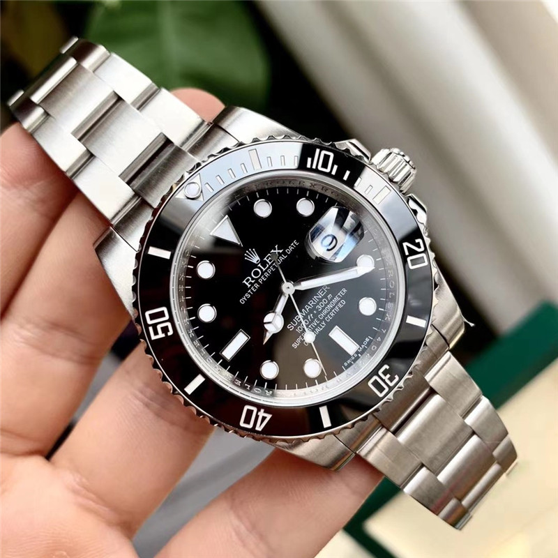 Rolex Perpetual Submariner 116610lv Series  41mm