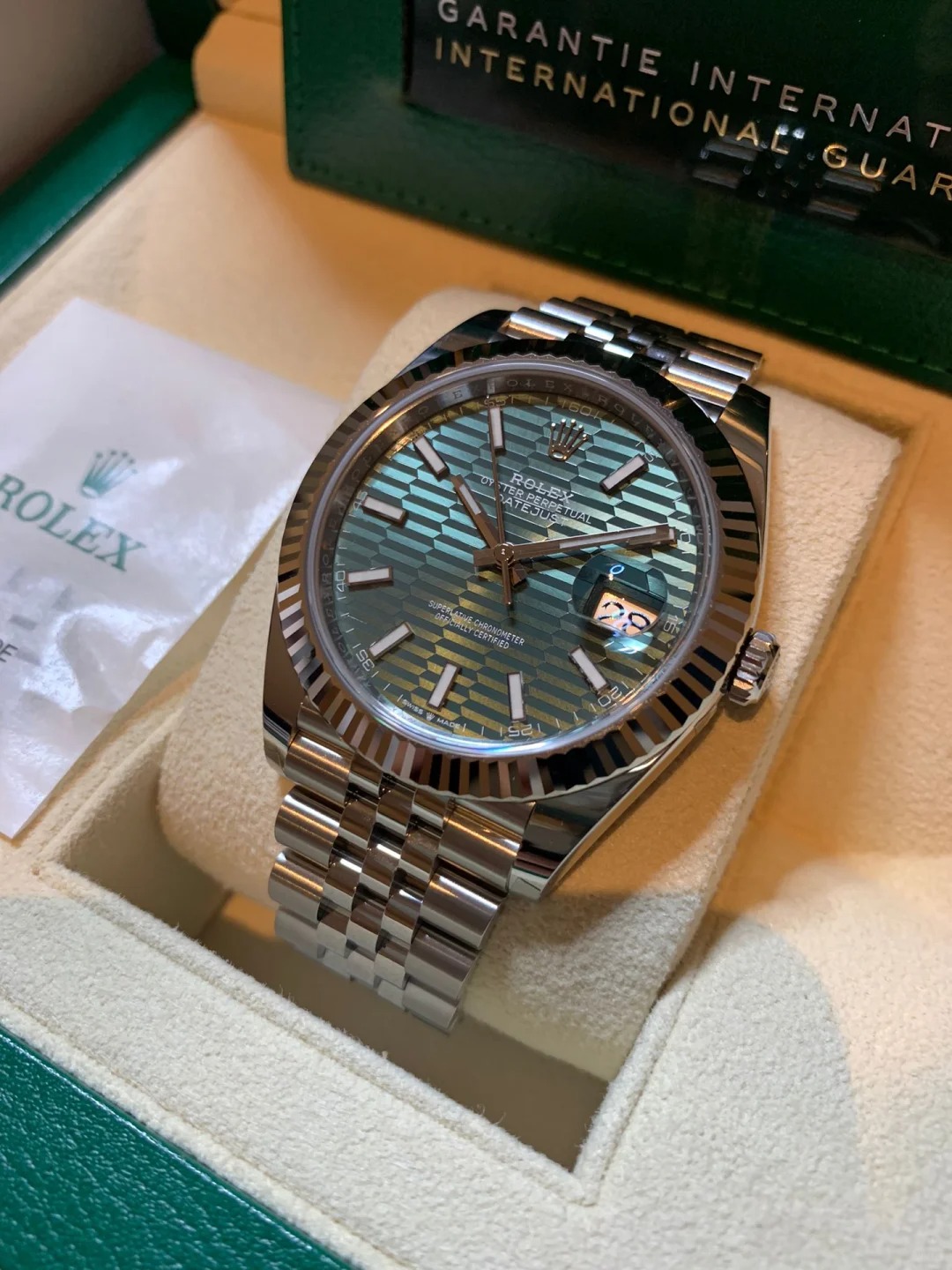 Rolex Datejust 41mm Mint Green Fluted Jubilee m126334-0030