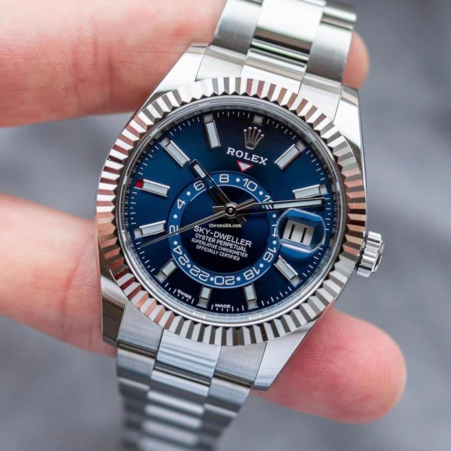 Rolex Sky-Dweller Blue Dial Gold Bezel Steel Band Men's Watch M326934 42mm