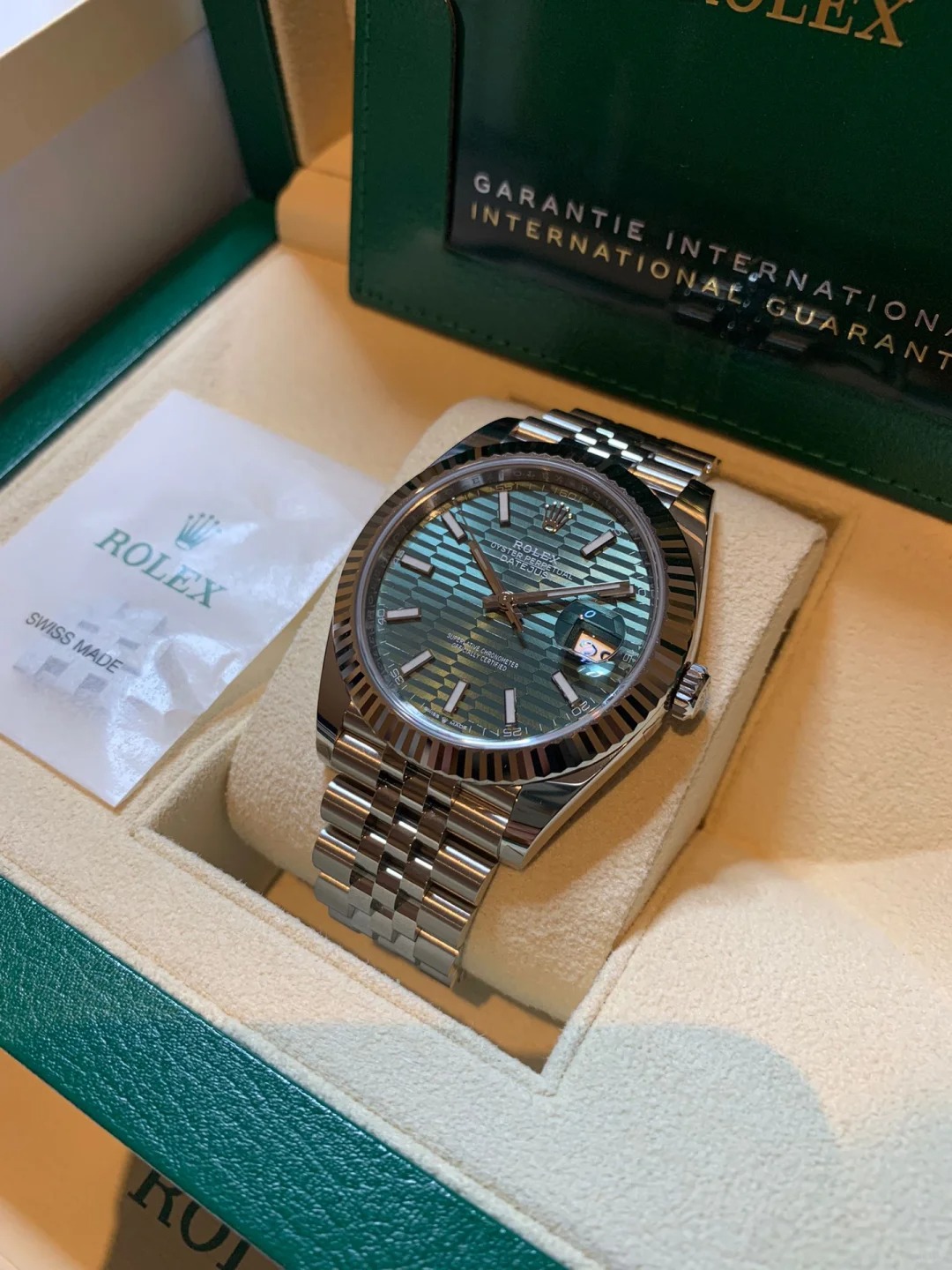 Rolex Datejust 41mm Mint Green Fluted Jubilee m126334-0030