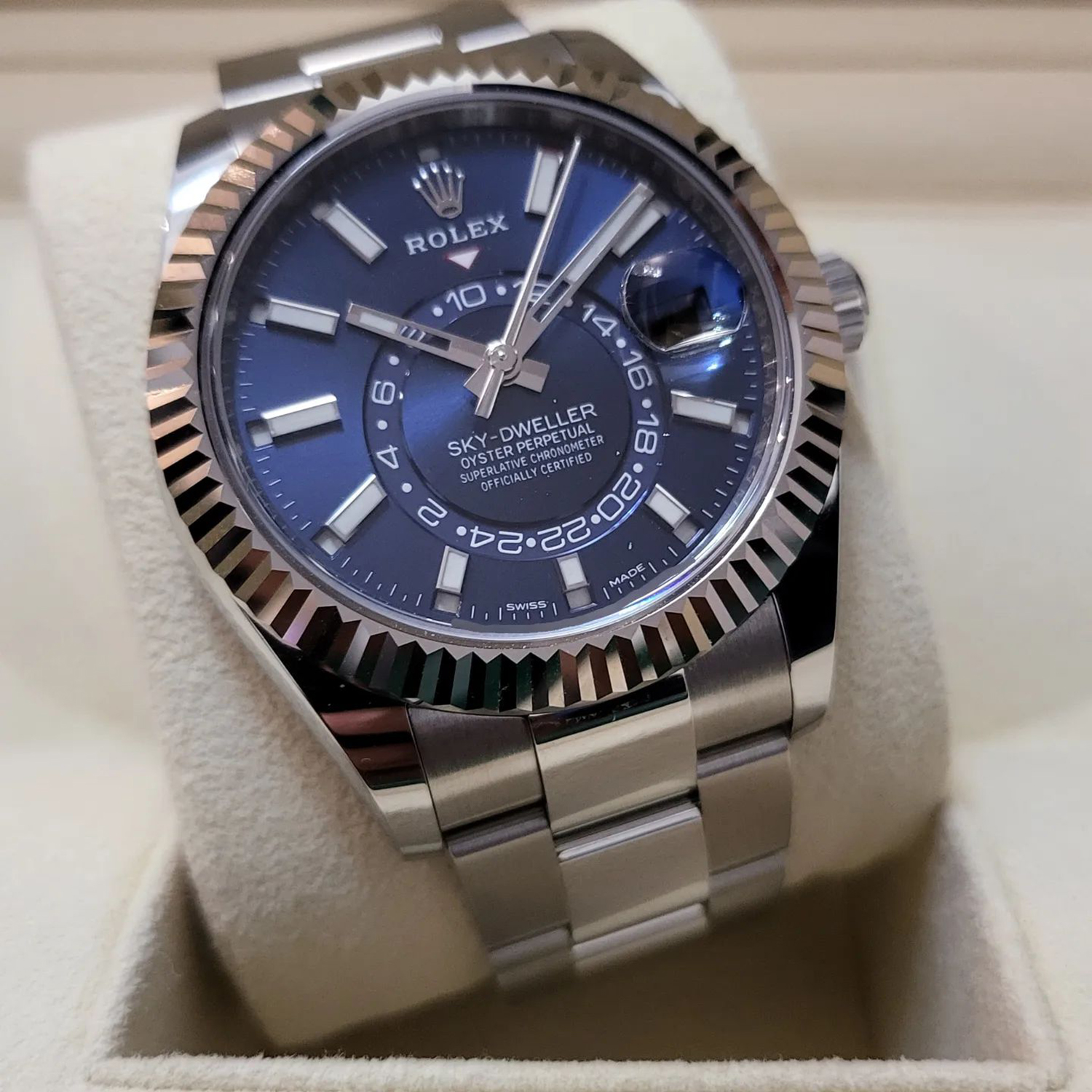 Rolex Sky-Dweller Blue Dial Gold Bezel Steel Band Men's Watch M326934 42mm