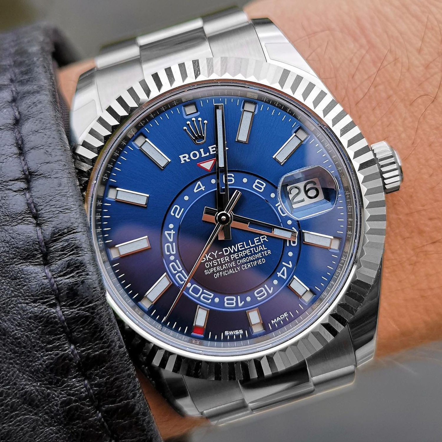 Rolex Sky-Dweller Blue Dial Gold Bezel Steel Band Men's Watch M326934 42mm