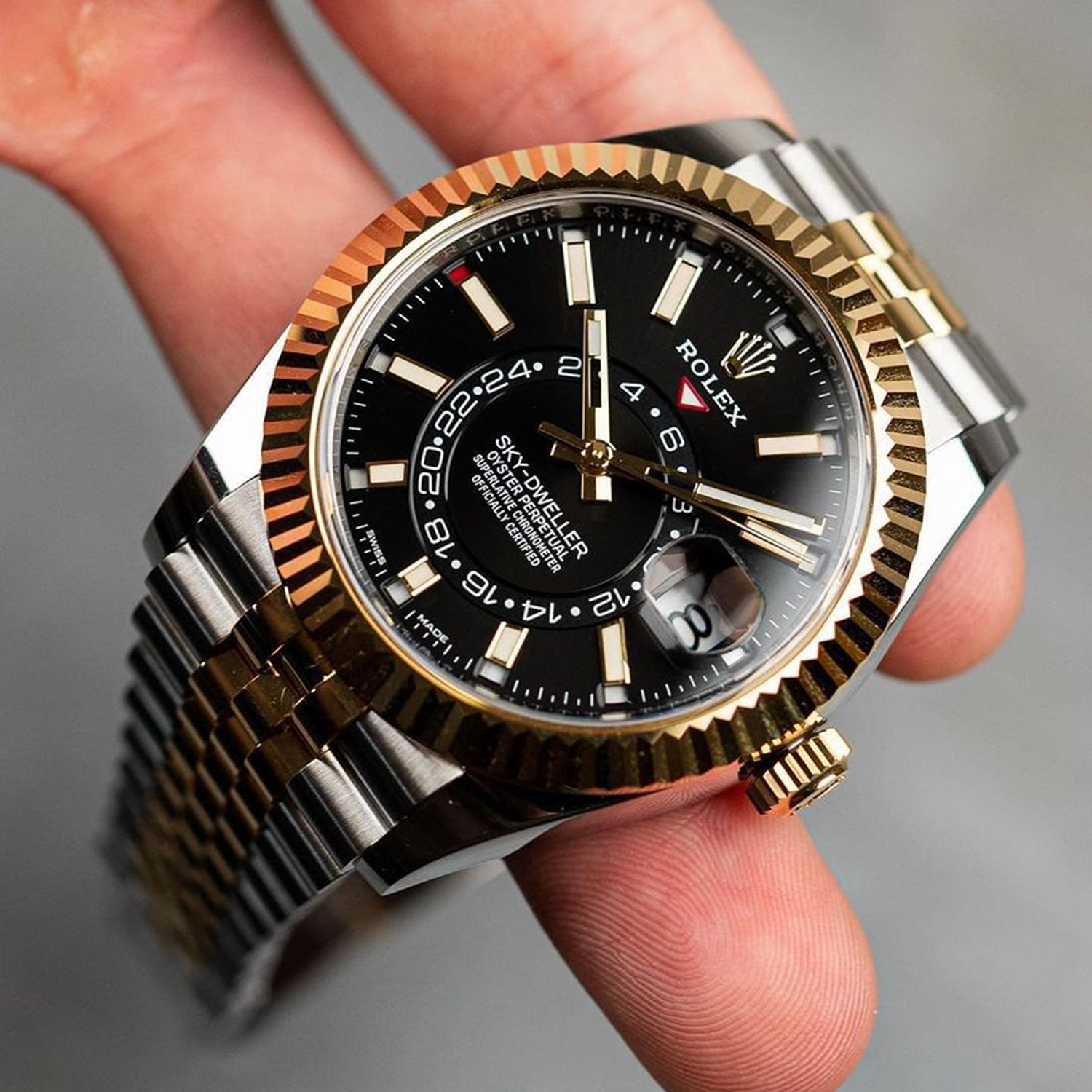 Rolex Sky-Dweller Black Dial Two-Tone 42mm 326933-0005 Unworn