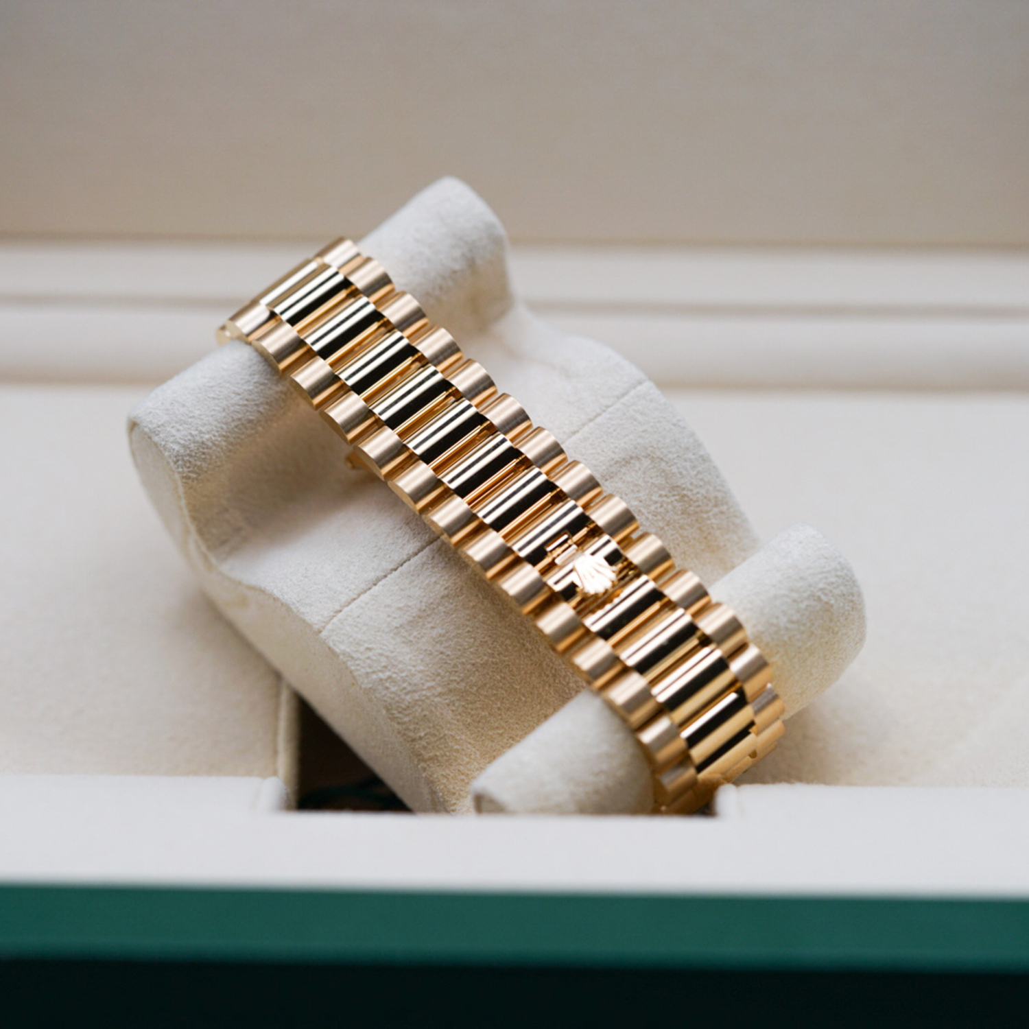 Rolex Day-Date President 40mm Yellow Gold Champagne Diamond Dial 22823