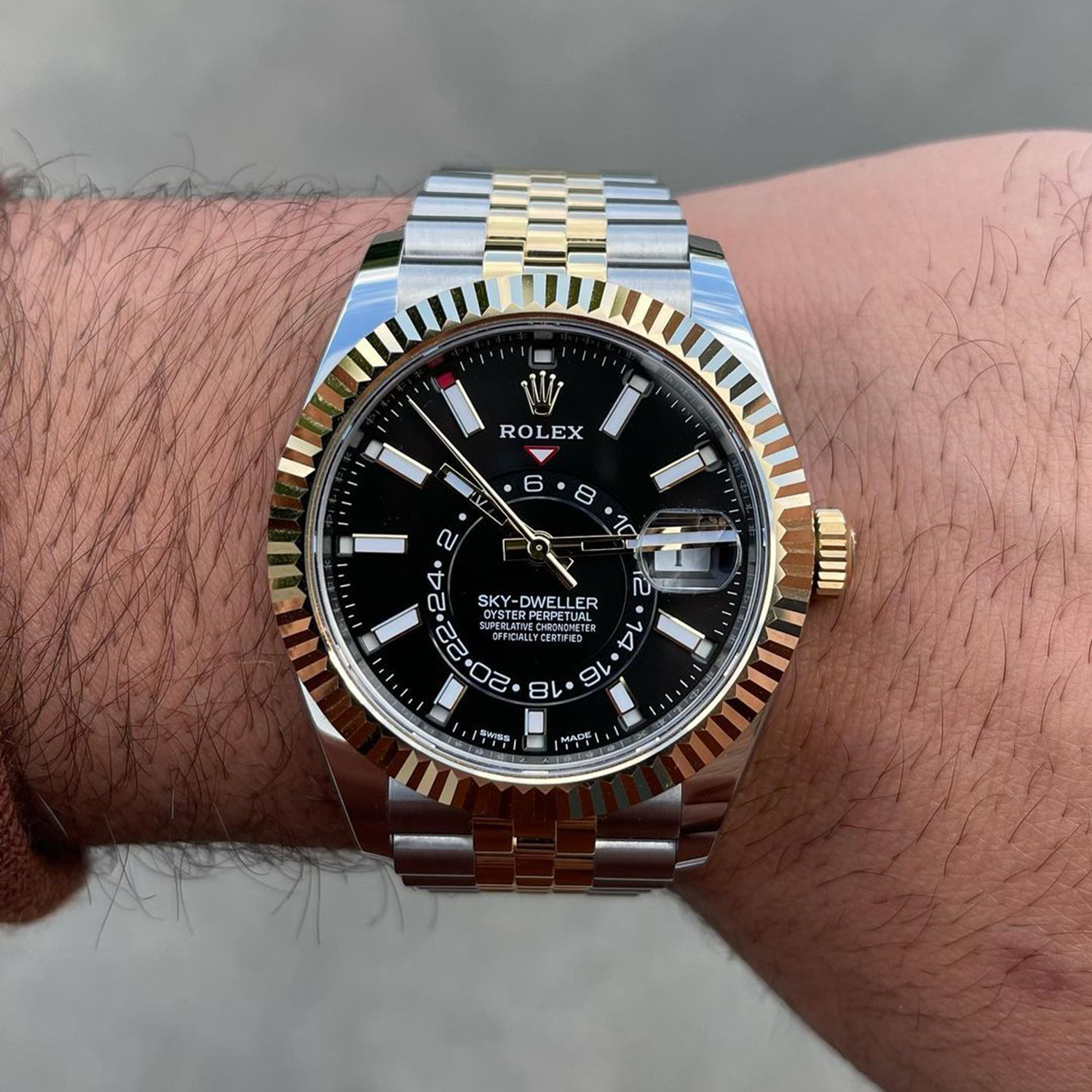 Rolex Sky-Dweller Black Dial Two-Tone 42mm 326933-0005 Unworn