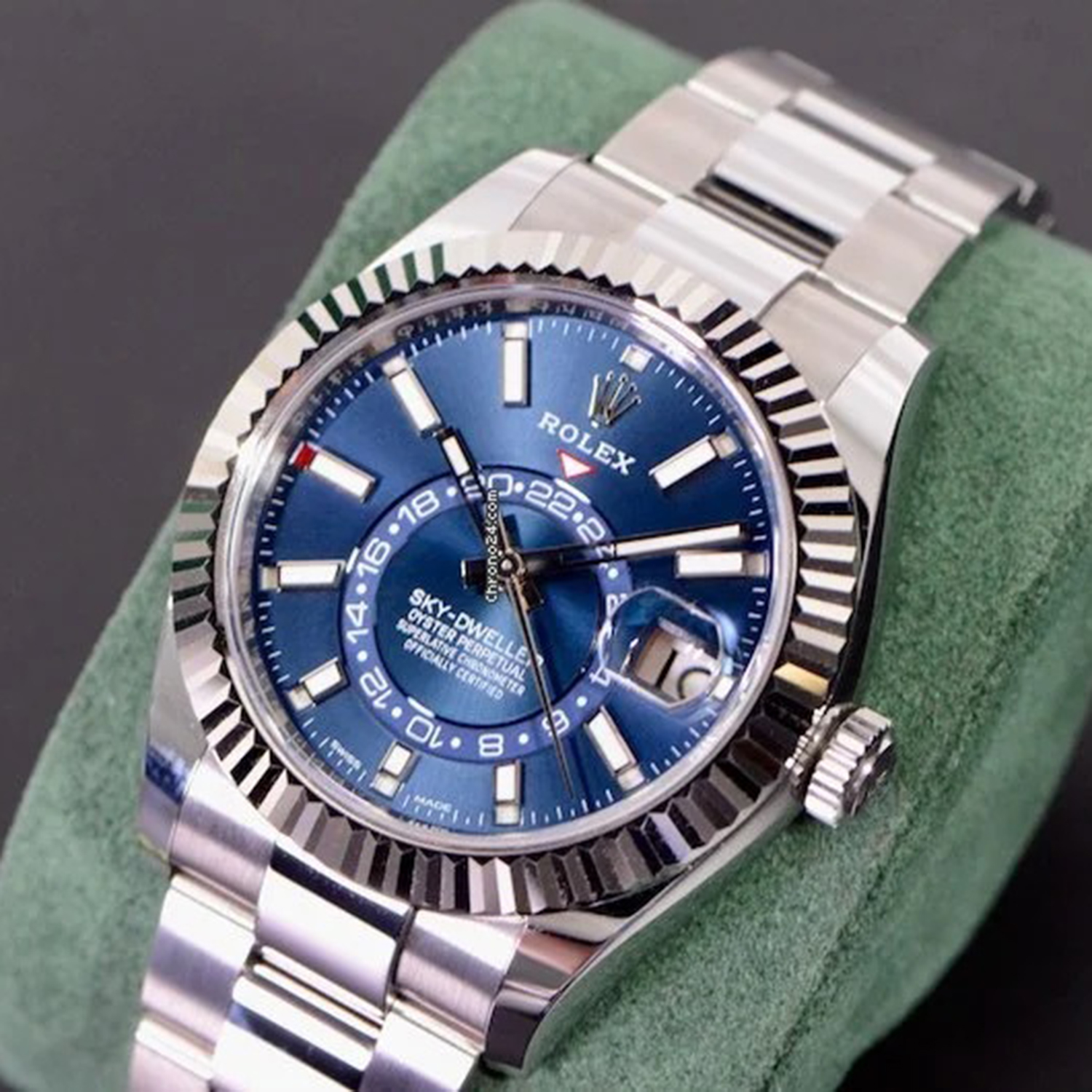 Rolex Sky-Dweller Blue Dial Gold Bezel Steel Band Men's Watch M326934 42mm