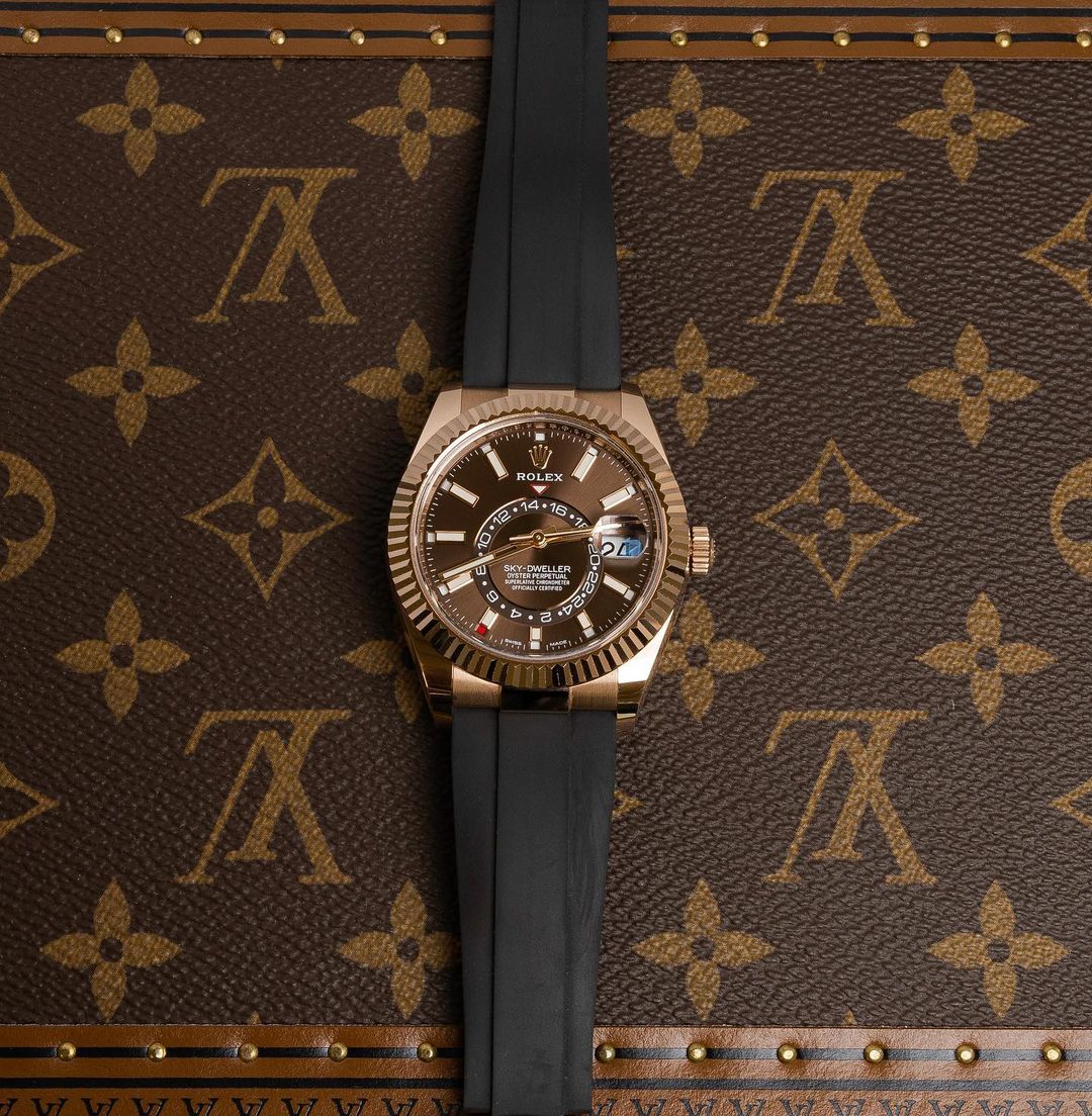 Rolex Sky-Dweller Oyster 42 mm Everose gold 326235-0005 New