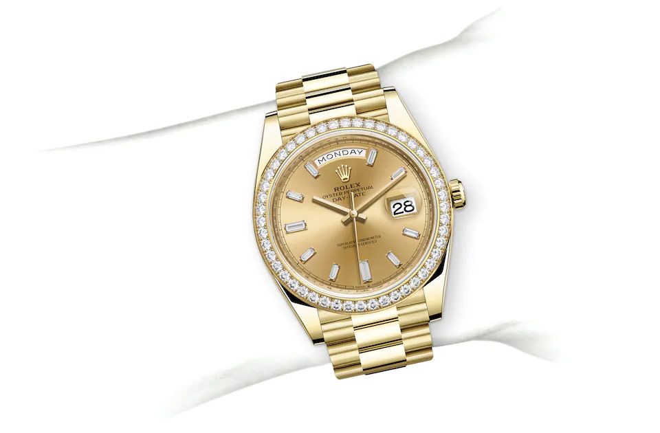 Rolex DAY-DATE 40 Oyster, 40 mm, yellow gold and diamonds