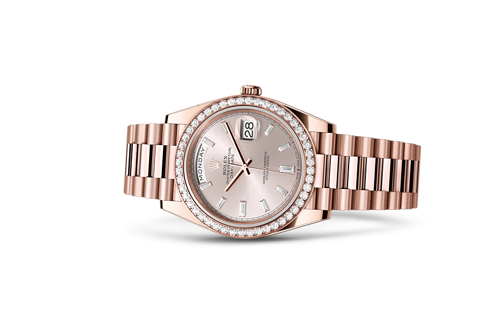 Rolex DAY-DATE 40 Oyster, 40 mm, Everose gold and diamonds