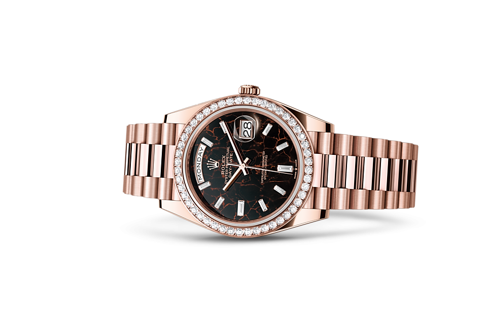 Rolex DAY-DATE 40 Oyster, 40 mm, Everose gold and diamonds