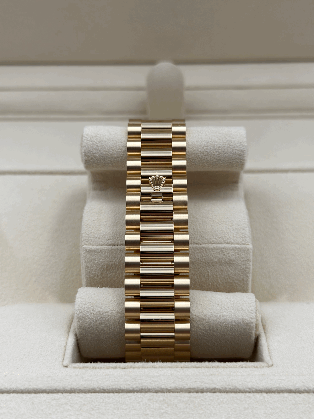 Rolex Day-Date 40 Yellow Gold Diamond Bezel Black Onyx Dial 228348RBR 2022