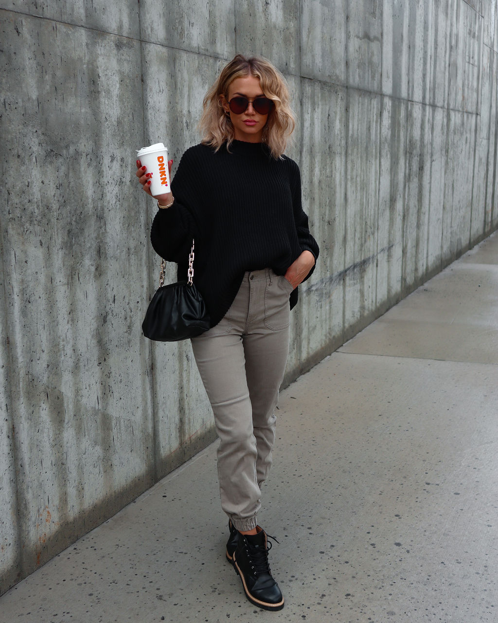 Gwenyth Knit Pullover Sweater - Black