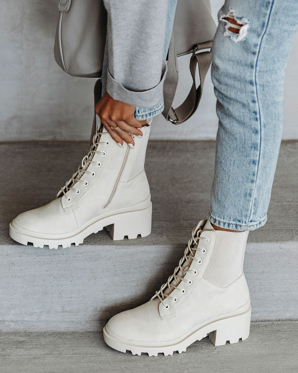 Willa Heeled Lace Up Boot - Cream