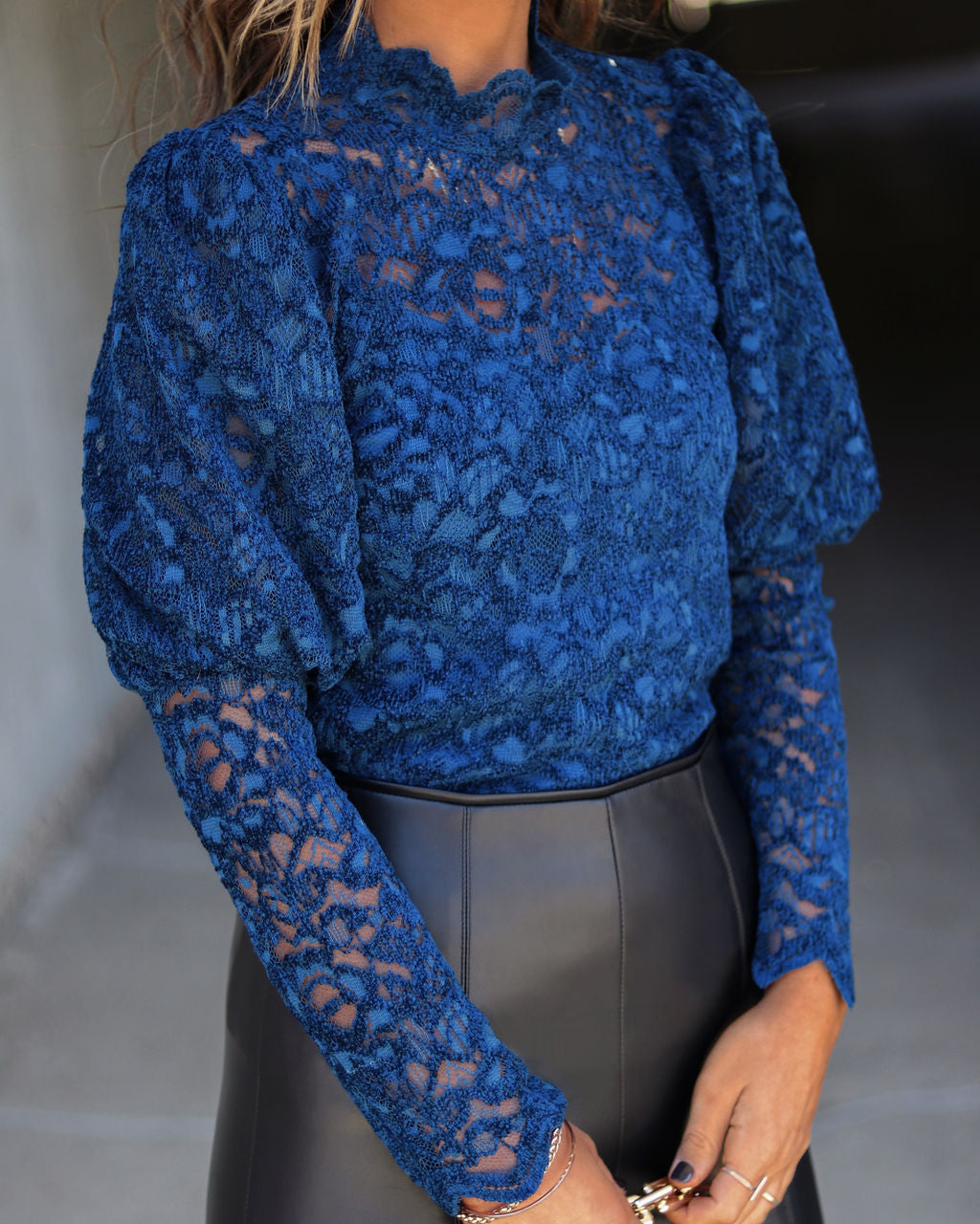 Versailles On My Mind Lace Puff Sleeve Top - Navy