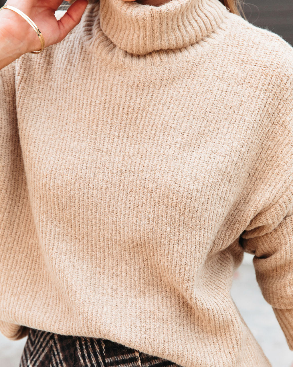 Toasty Autumn Feeling Knit Turtleneck Pullover Sweater - Latte