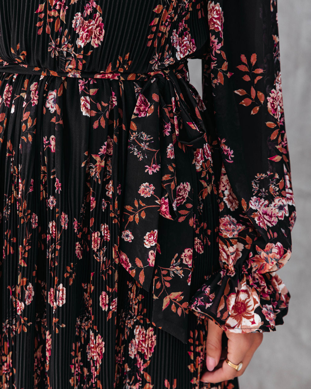 Le Vie En Rose Pleated Ruffle Midi Dress