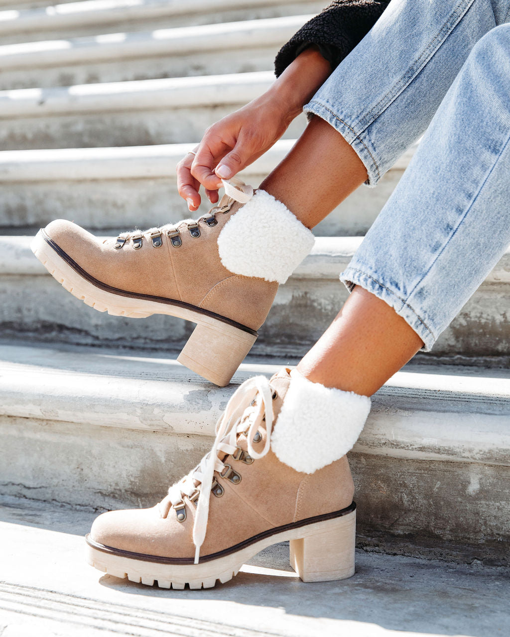 Conquest Heeled Shearling Lace Up Boot - Khaki