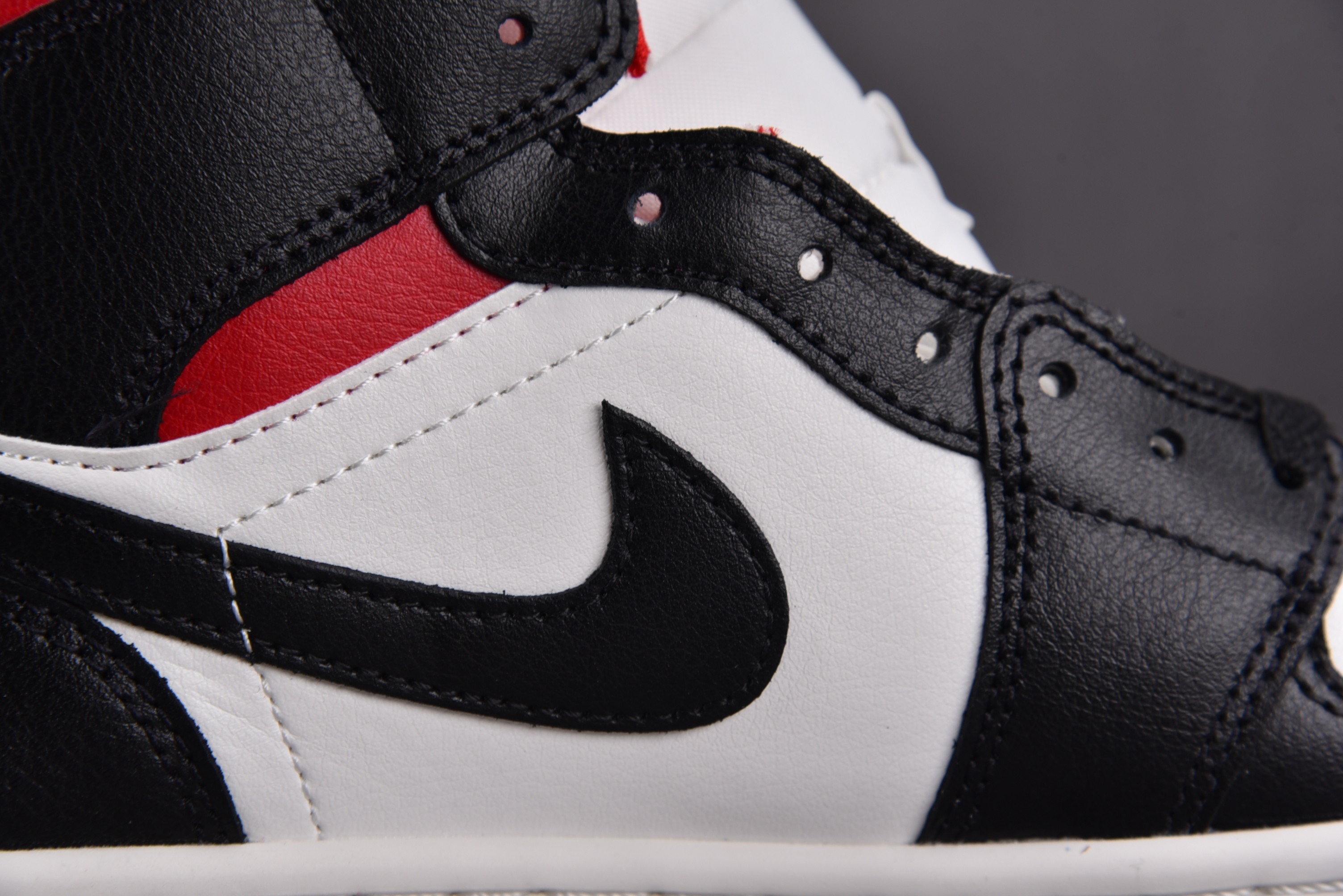 Jordan 1 Mid Gym Red Panda (Women Size!!)