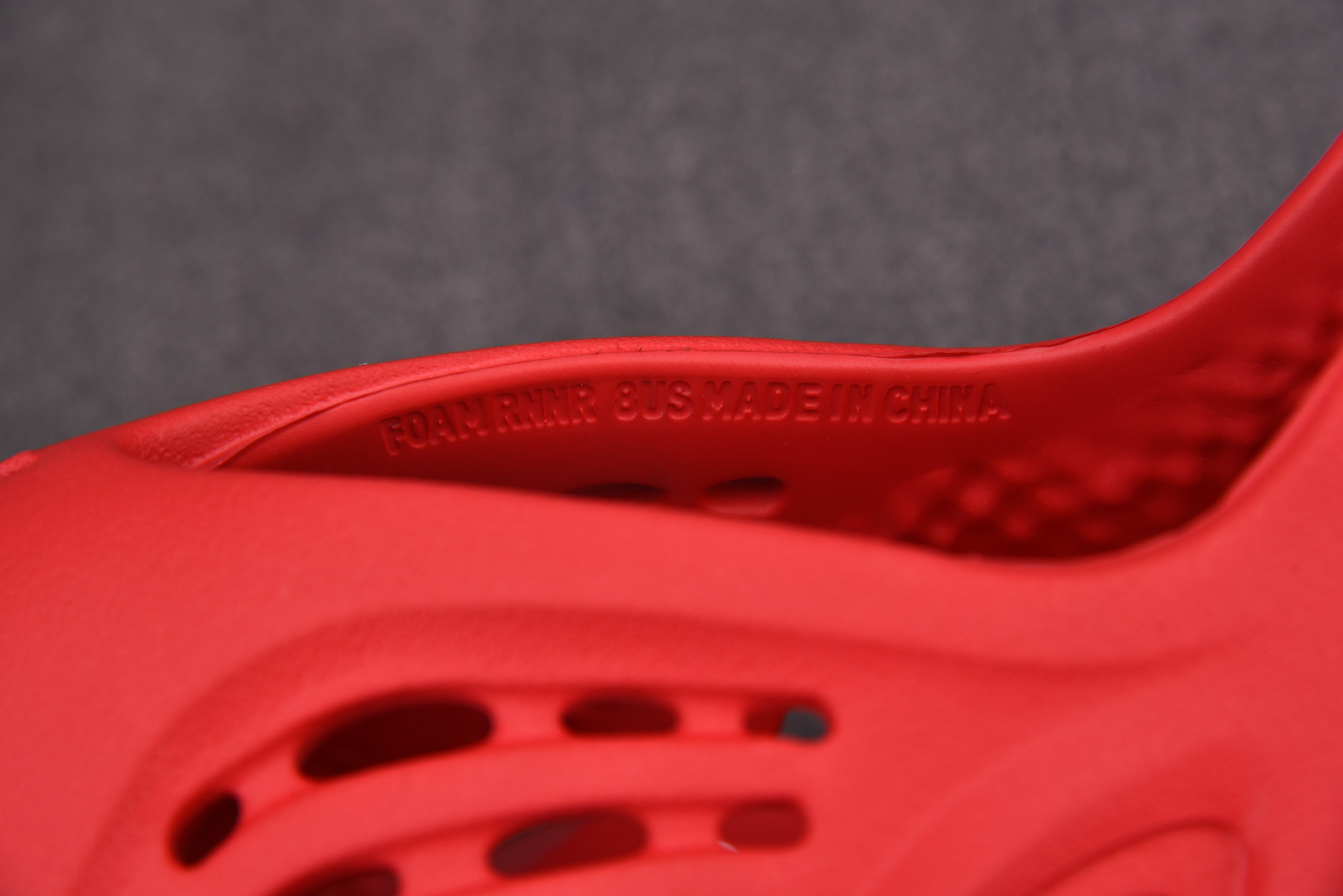 adidas Yeezy Foam RNNR Vermillion (One Size Smaller!!)